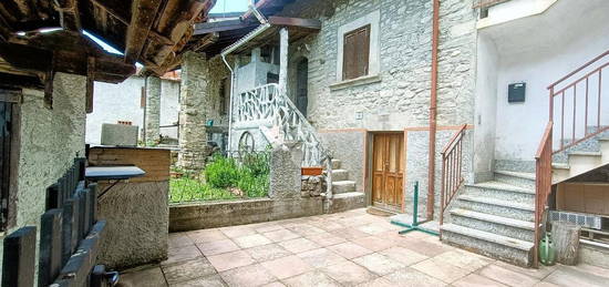 CASA SEMINDIPENDENTE A BORGHETTO DI BORBERA