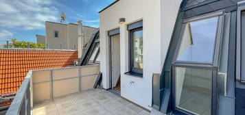 2 Zimmer Dachgeschoßwohnung mit Terrasse in Hofruhelage