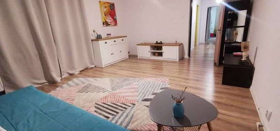 Proprietar inchiriez apartament 2 camere decomandat centrala proprie