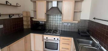 Flat to rent in North End Road, London SW6