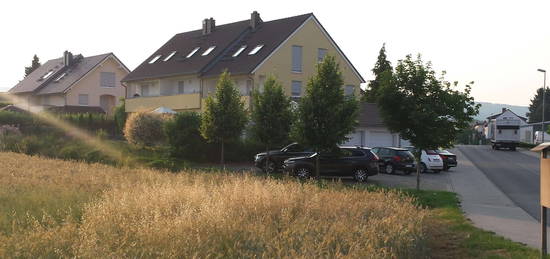 Rheihenmittelhaus mit Garten und einem wunderschönen Ausblick