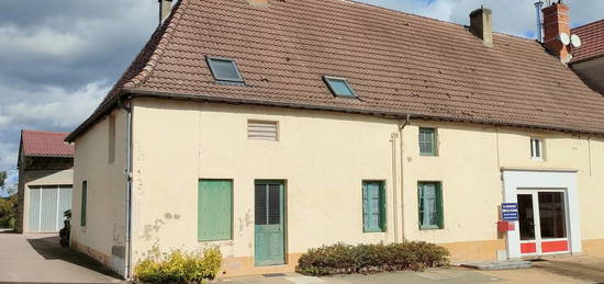 Maison de village  à vendre, 8 pièces, 7 chambres, 192 m²