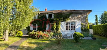 Maison 1 étage meublée  à louer, 4 pièces, 4 chambres, 200 m²