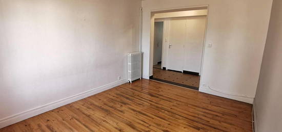 Appartement  à louer, 3 pièces, 2 chambres, 52 m²