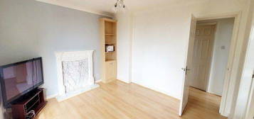 2 bed flat to rent