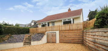 3 bedroom detached bungalow to rent