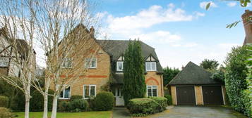 Detached house to rent in Oakdene, Beaconsfield, Bucks HP9