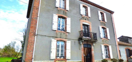 MAISON DE CARACTERE DE 230 M² ET SES DEPENDANCES - Entre AURIGNAC ET BOULOGNE SUR GESSE