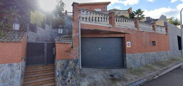 Casa o chalet independiente en venta en calle Sentmenat