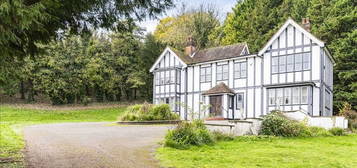 5 bed detached house for sale