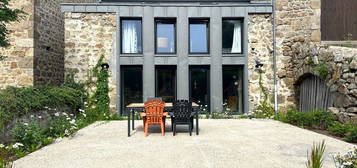 Maison en pierre rénovée avec jardin à Chenereilles