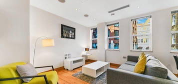 Flat to rent in Ludgate Broadway, London EC4V