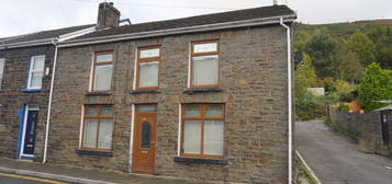 4 bed terraced house for sale