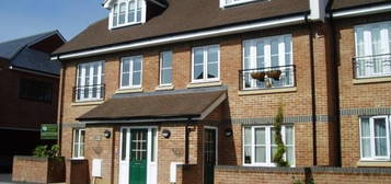 Flat to rent in Wey Hill, Haslemere GU27