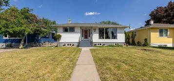 505 26th St S, Lethbridge, AB T1J 3R3