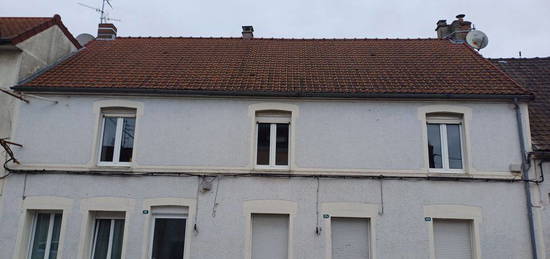 Ensemble immobilier 3 maisons dont ue louée