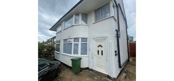 Room to rent in Hermitage Way, Stanmore HA7