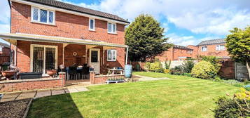 2 bed semi-detached house for sale