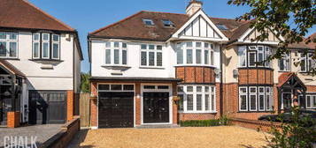 6 bedroom semi-detached house for sale