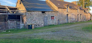 Maison avec beaucoup de potentiel hangar bâtiment terrain