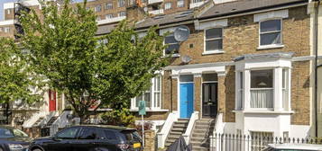 Flat to rent in Minford Gardens, London W14