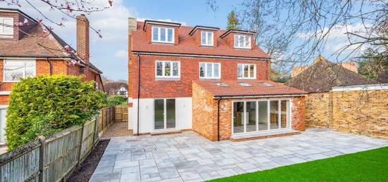 5 bedroom detached house for sale