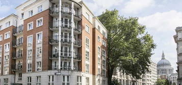 Flat to rent in Little Britain, London EC1A