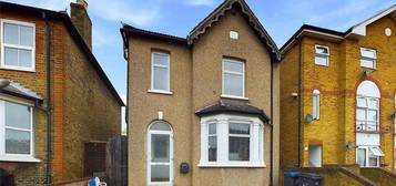 3 bedroom detached house