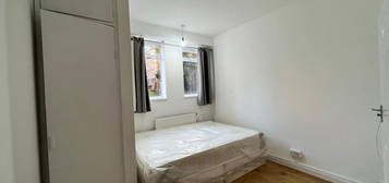 Flat to rent in John Aird Court, London W2