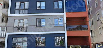 KAPAKLI ÇARŞI İÇİNDE SATILIK ARA KAT ÖN CEPHE 3+1 DAİRE