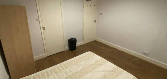 Room to rent in London Road, Wembley HA9