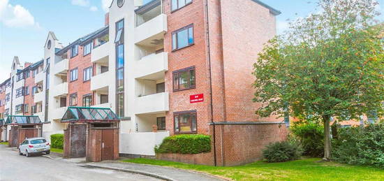 Flat to rent in Cassandra Court, Asgard Drive, Salford M5