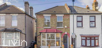 2 bed terraced house for sale