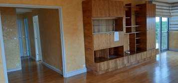 Appartement  à louer, 3 pièces, 2 chambres, 83 m²