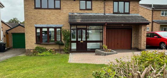 4 bedroom detached house to rent