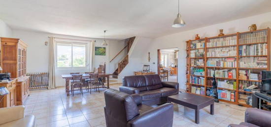 13010 ST LOUP MAISON DIVISEE EN DEUX LOTS APPARTEMENT EN DUPLEX de 141 m² AU 1ER 2EME ET DRENIER ETA