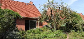 1 Fam. Haus mit großem Garten und Garage 23558 Lübeck, St Lorenz Süd - Nähe Dräger Werk.