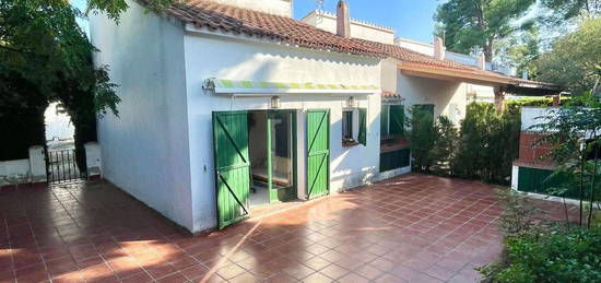 Chalet adosado en venta en Casalot