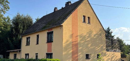 Großzügiges Einfamilienhaus mit Garten, Garage, großem Süd-West Balkon und Pelletsheizung