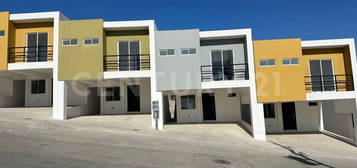 Casas En Venta En Vistas De Bugambilias Residencial, Tijuana Baja California