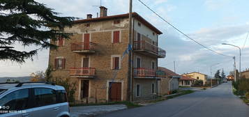 Trilocale in vendita in via Monte Subasio