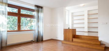 Pronájem  rodinného domu 380 m², pozemek 424 m²