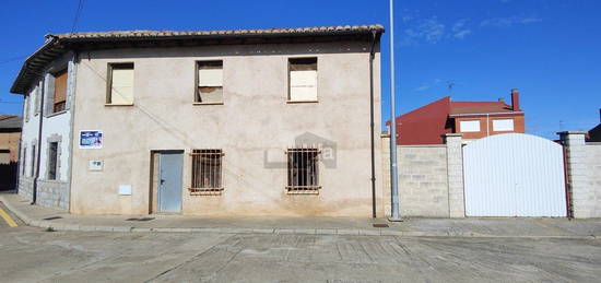 Chalet pareado en venta en calle el Naval