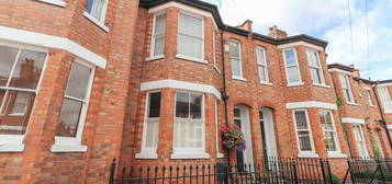 3 bedroom terraced house