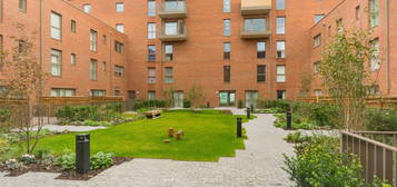 Flat to rent in Harrow View, Headstone, Harrow HA1