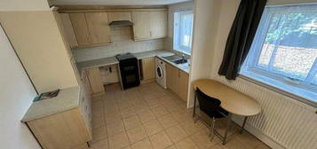 2 bedroom ground floor flat