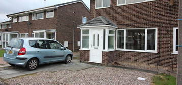 3 bed semi-detached house to rent