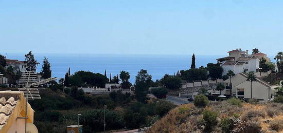 Casa adosada en Zona el Higuerón, Benalmádena