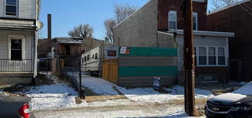 2541 S 71st St, Philadelphia, PA 19142