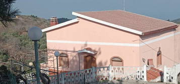 Villa unifamiliare 740 m², Vico del Gargano